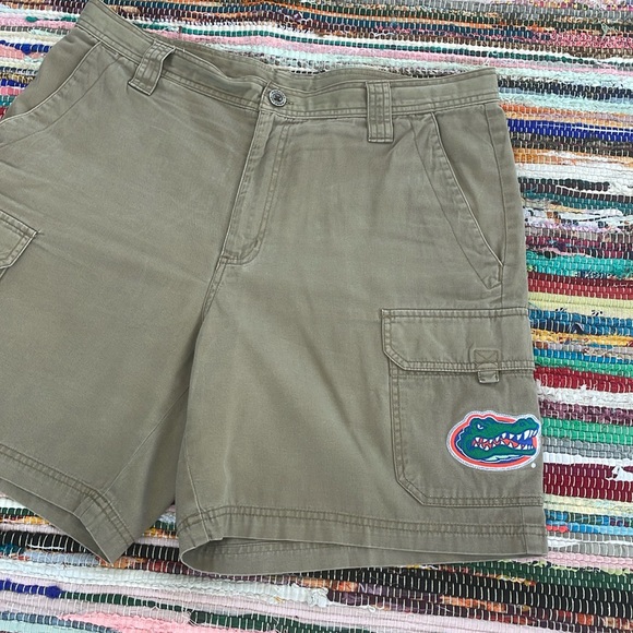 Columbia Gator 🐊 Khaki Cargo Shorts- #1918 - Picture 7 of 11